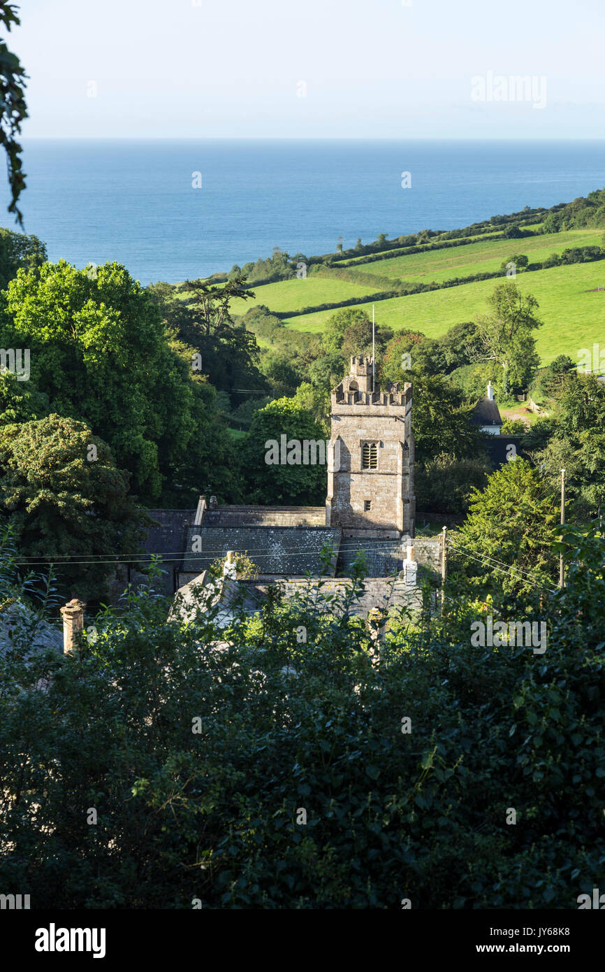 Vue du village de Salcombe Regis, Devon, à la combe de mer, montrant St Marie et l'église Saint Pierre. Banque D'Images