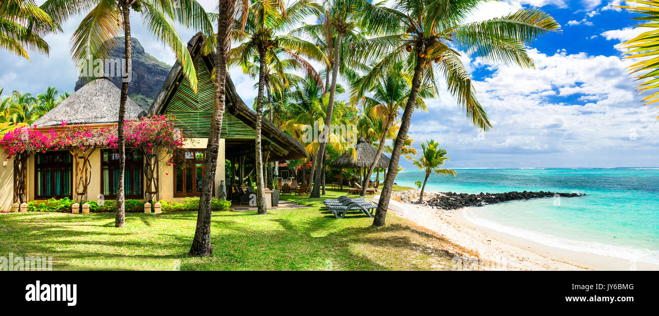 Tropical relaxant vacances sur luxury Beach villas sur l'île Maurice Banque D'Images