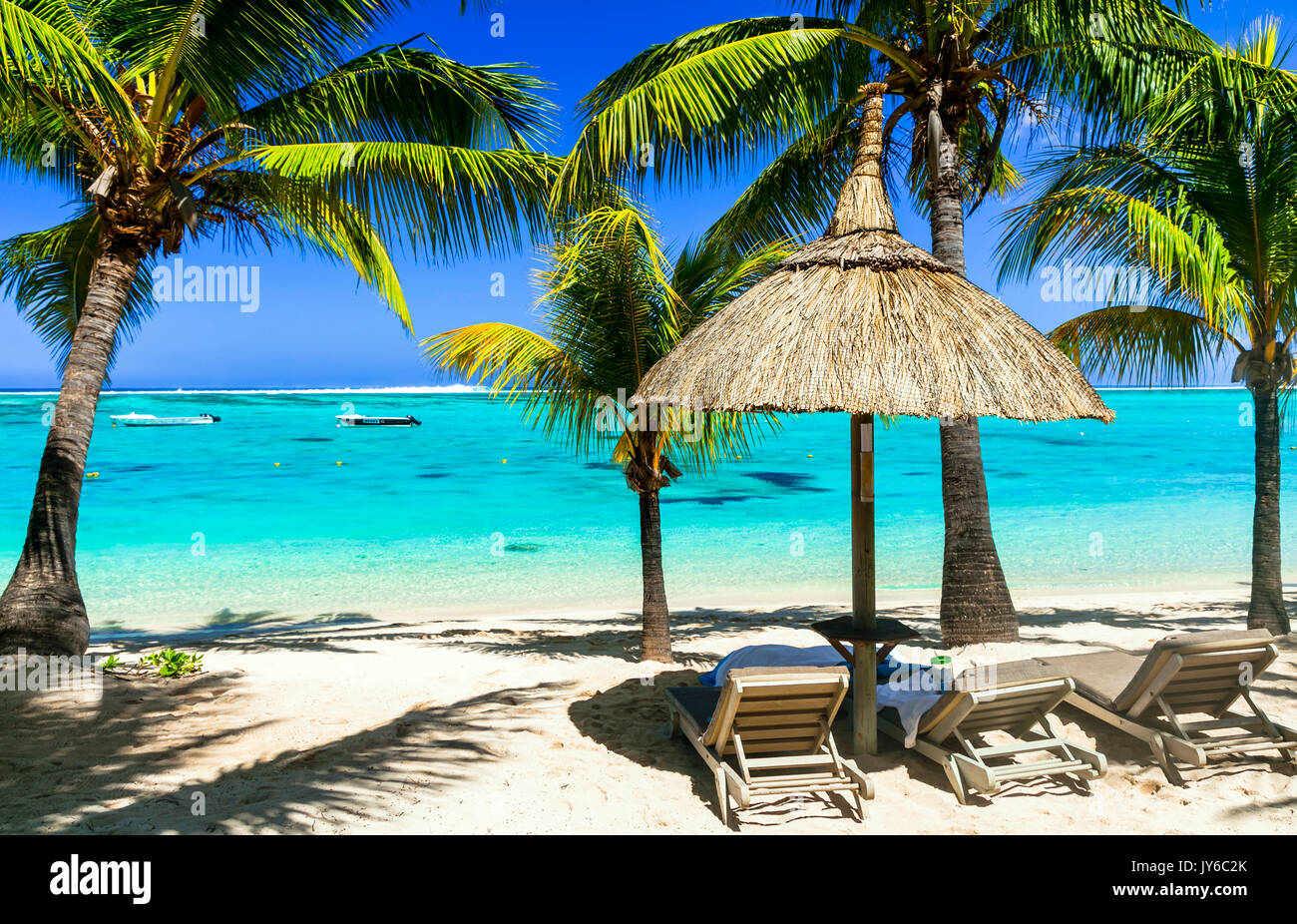 Vacances tropicales - plages de sable blanc et la mer turquoise de l'Ile Maurice Banque D'Images