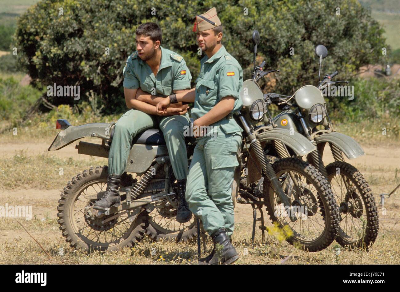 Des soldats de "Tercio", la Légion étrangère espagnole (Legion Extranjera) lors des exercices de l'OTAN à CapoTeulada (Sardaigne, Italie) Banque D'Images