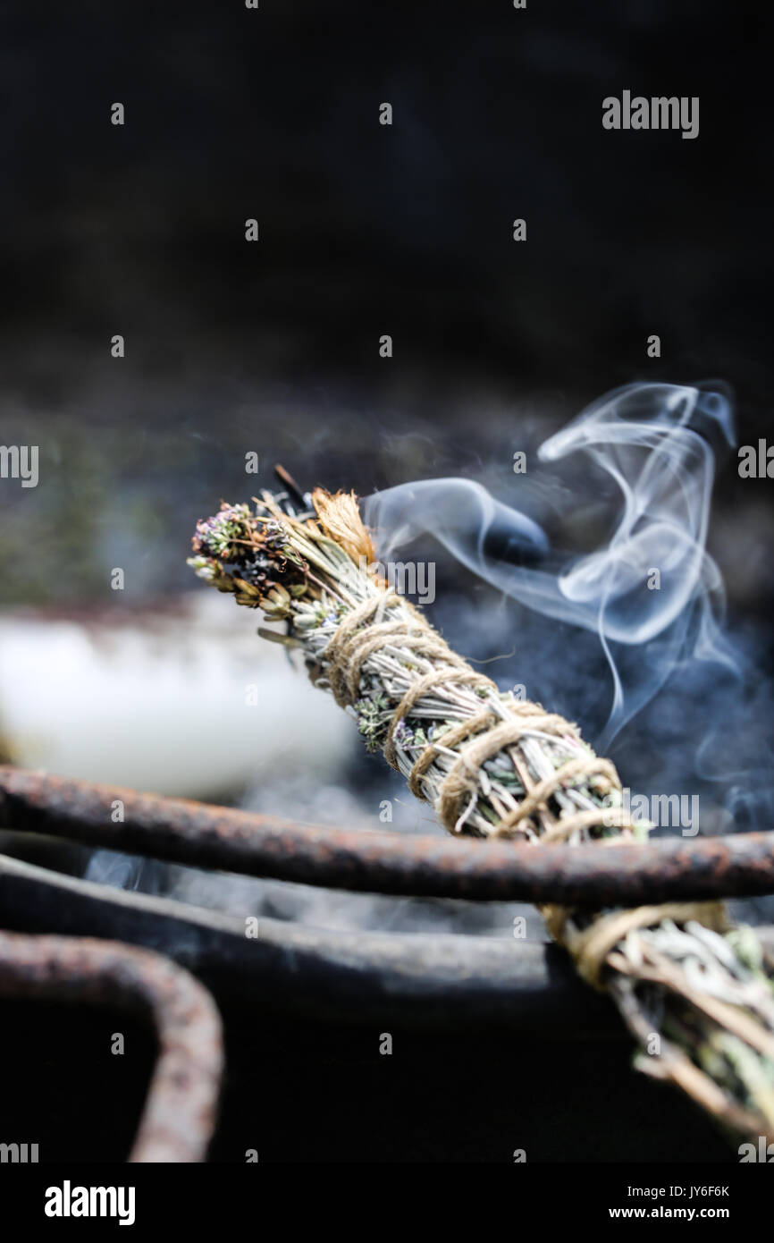 Burning Self-Made Smudge Stick Banque D'Images