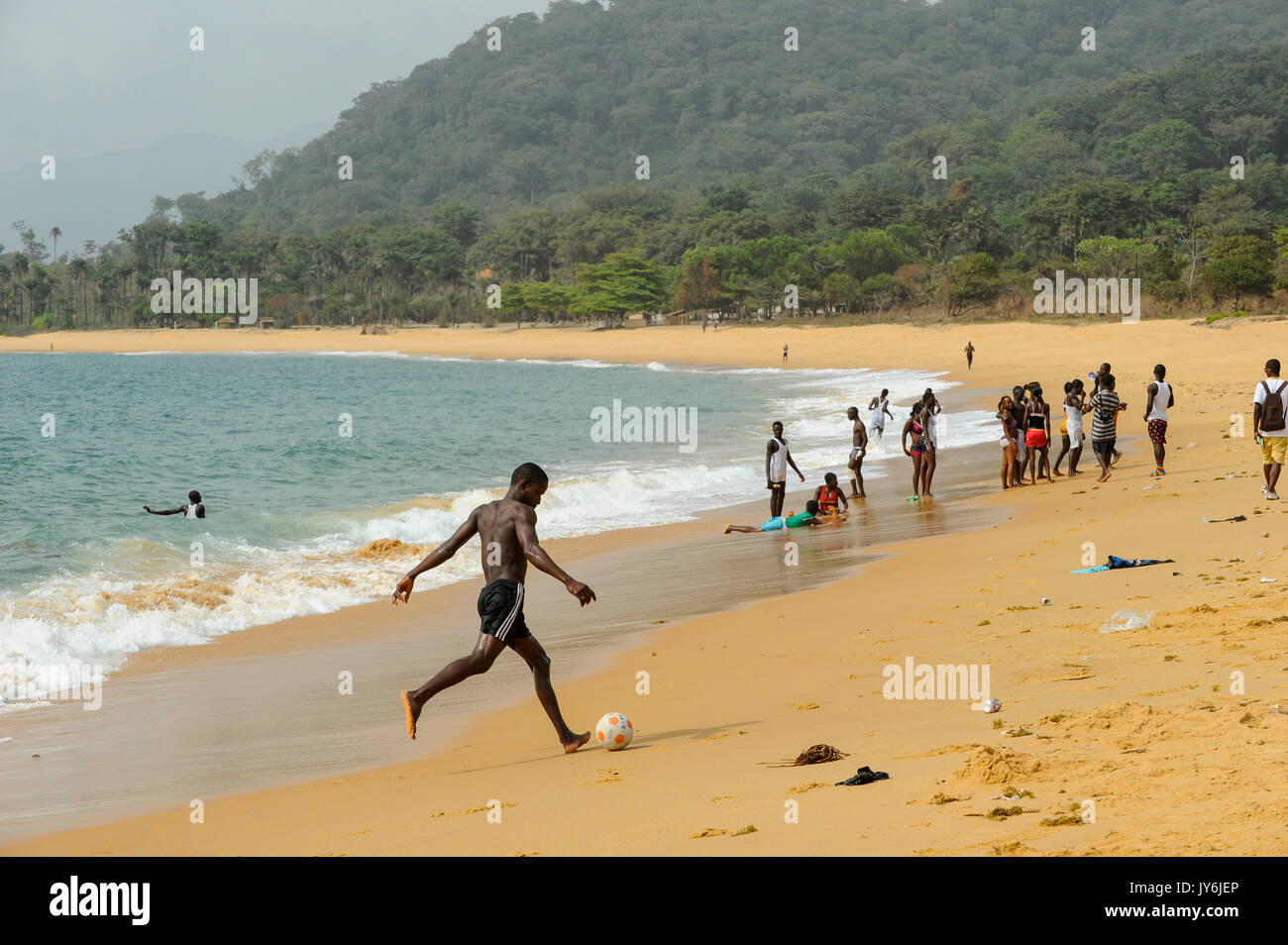 SIERRA LEONE Kent, plage à l'océan atlantique et forêt protégée de la péninsule de la région occidentale Banque D'Images