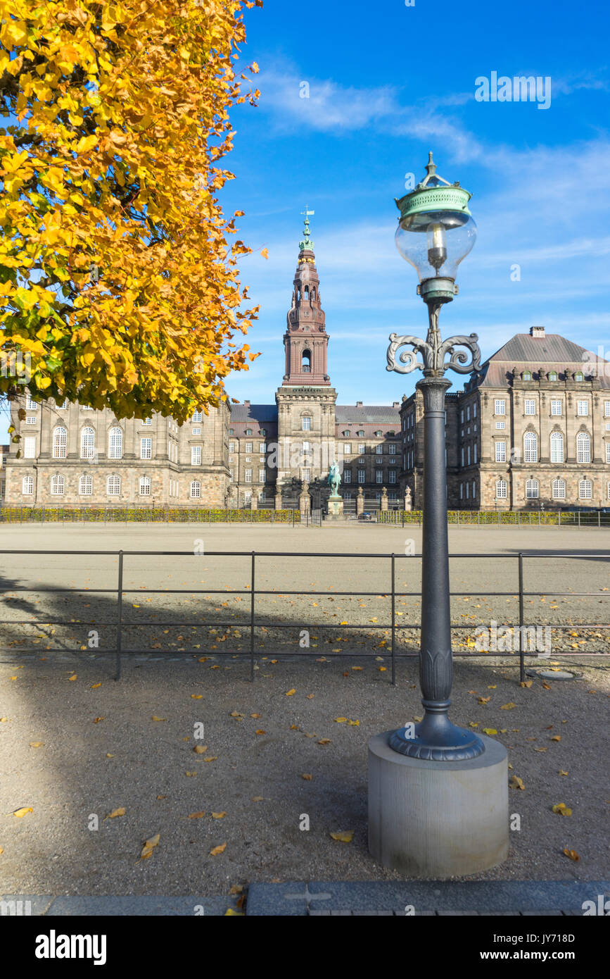 Le Folketing danois face à l'installation de la chenille sur l'île d'Amager