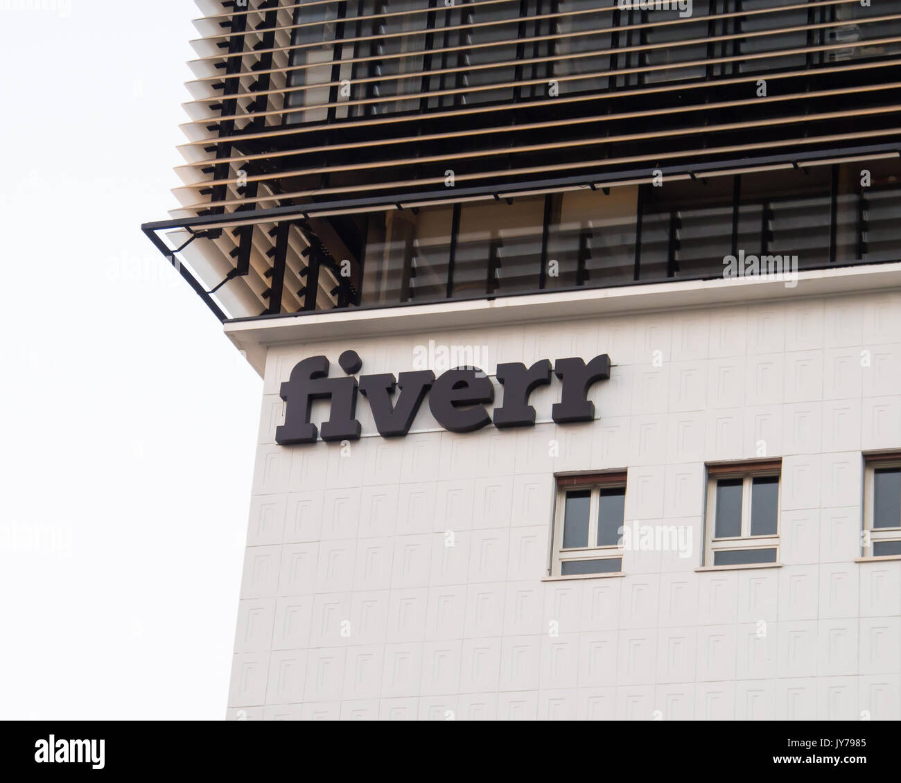 18 août, 2017. Le logo Fiverr en dehors de leurs bureaux ministériels Tel Aviv Banque D'Images