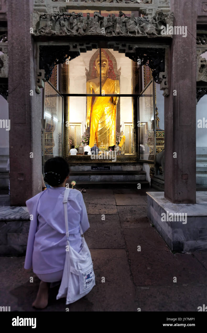 Phra Buddha Lokanat dans la salle de l'Assemblée générale de l'Est du Temple de Wat Pho à Bangkok, Thaïlande Banque D'Images