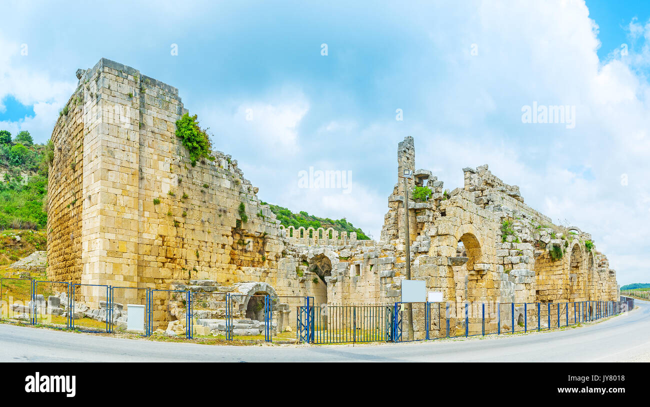 L'Amphithéâtre en pierre est l'un des notables de Pergé, Antalya, Turquie. Banque D'Images