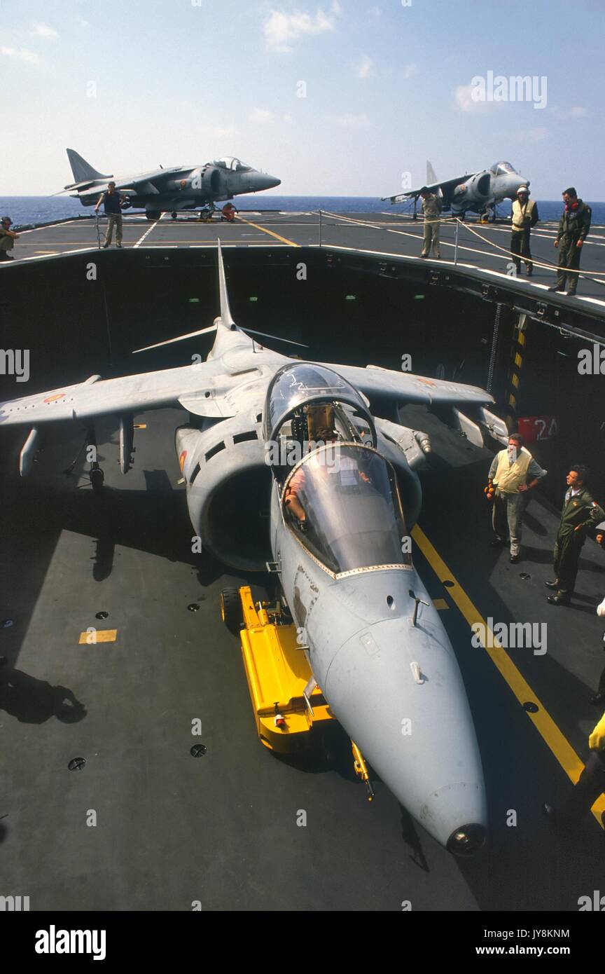 La Marine espagnole, l'avion au décollage vertical AV-8 Harrier - "Matador" sur le porte-avions Principe de Asturias Banque D'Images