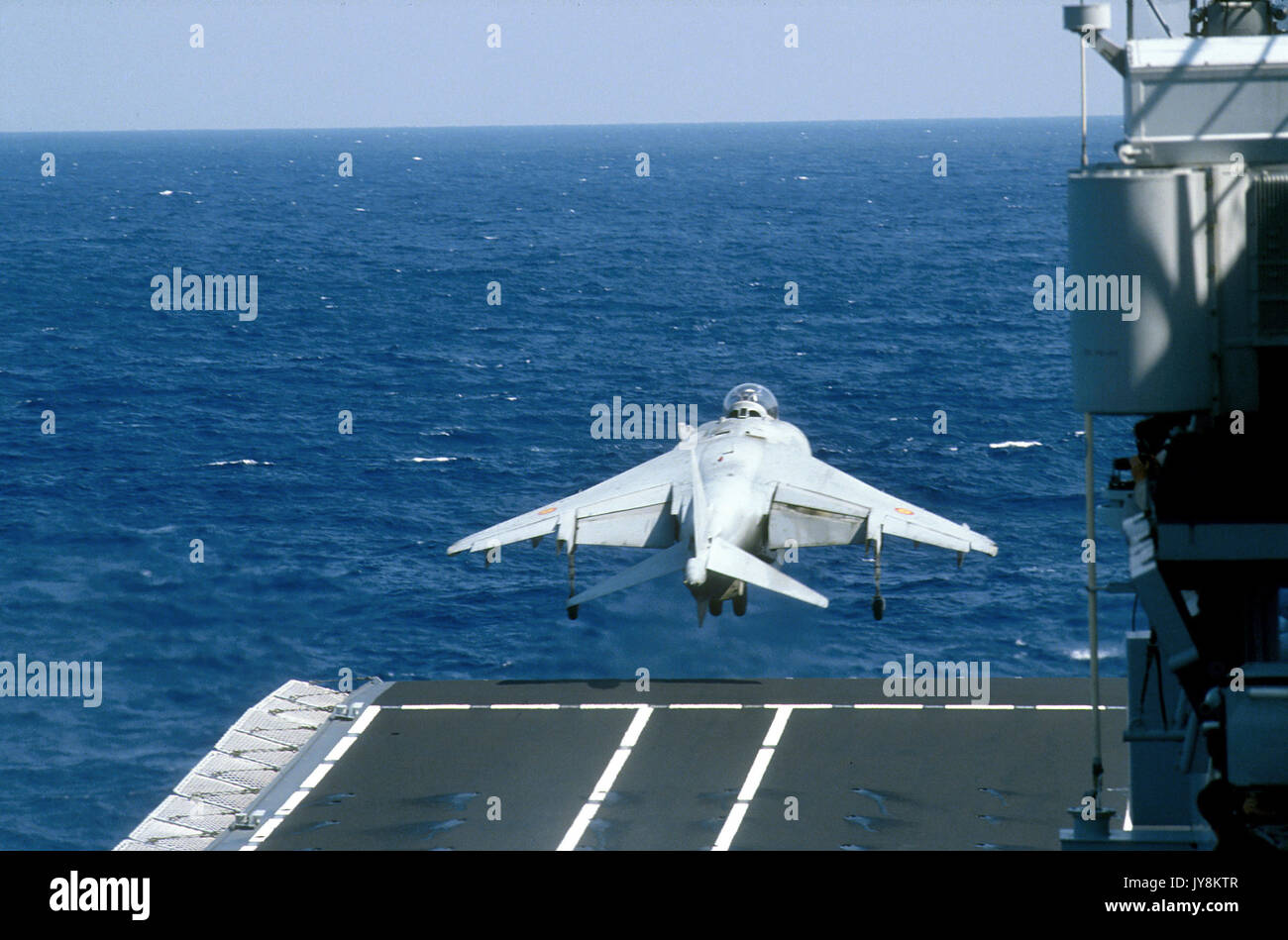 La Marine espagnole, l'avion au décollage vertical AV-8 Harrier - "Matador" sur le porte-avions Principe de Asturias Banque D'Images