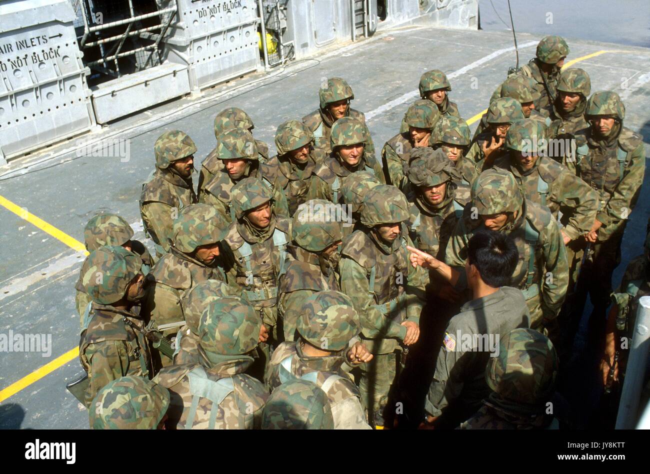 L'infanterie de la marine espagnole lors des exercices de l'OTAN à CapoTeulada (Sardaigne, Italie) Banque D'Images