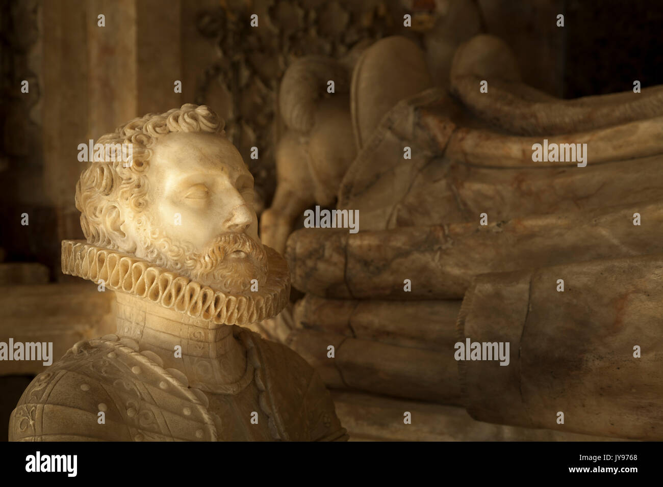 Un détail d'un buste albâtre sculptés faisant partie de l'Kelway Monumnent dans l'église de St Peter et St Paul, Exton, Rutland, Angleterre. Banque D'Images