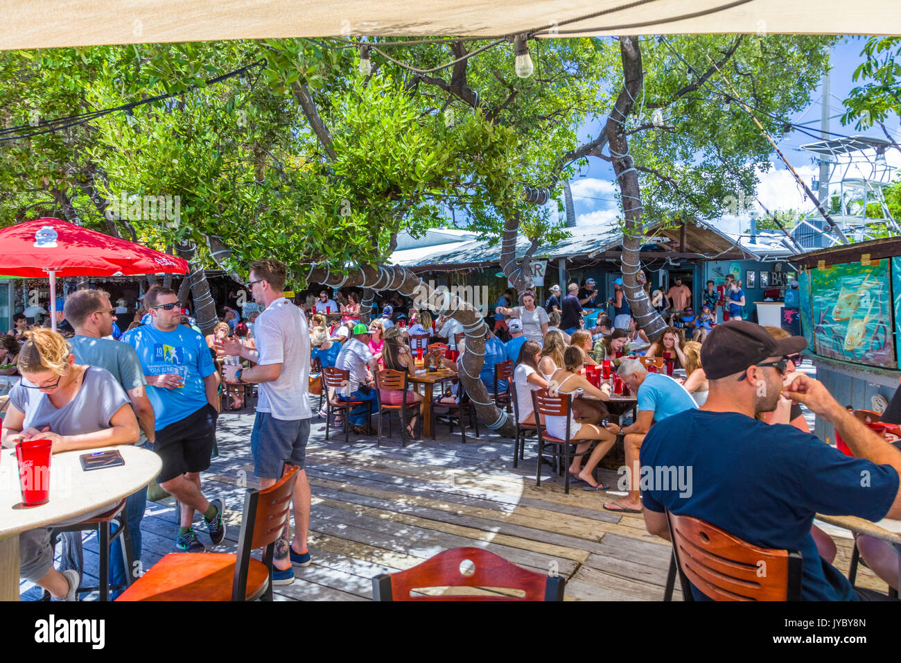 Hungry Tarpon Restaurant-bar de l'Robbies Marina à Islamorada dans les Florida Keys Banque D'Images