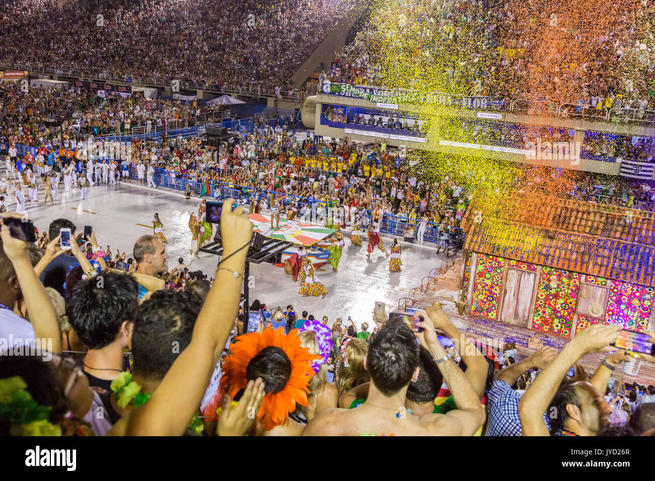 L', Carnaval, in ,Rio de Janeiro, le Carnaval, est un, festival, dans, le Brésil, l'southamerica, défilé, samba, écoles, float, sambadrome, sambódromo Banque D'Images