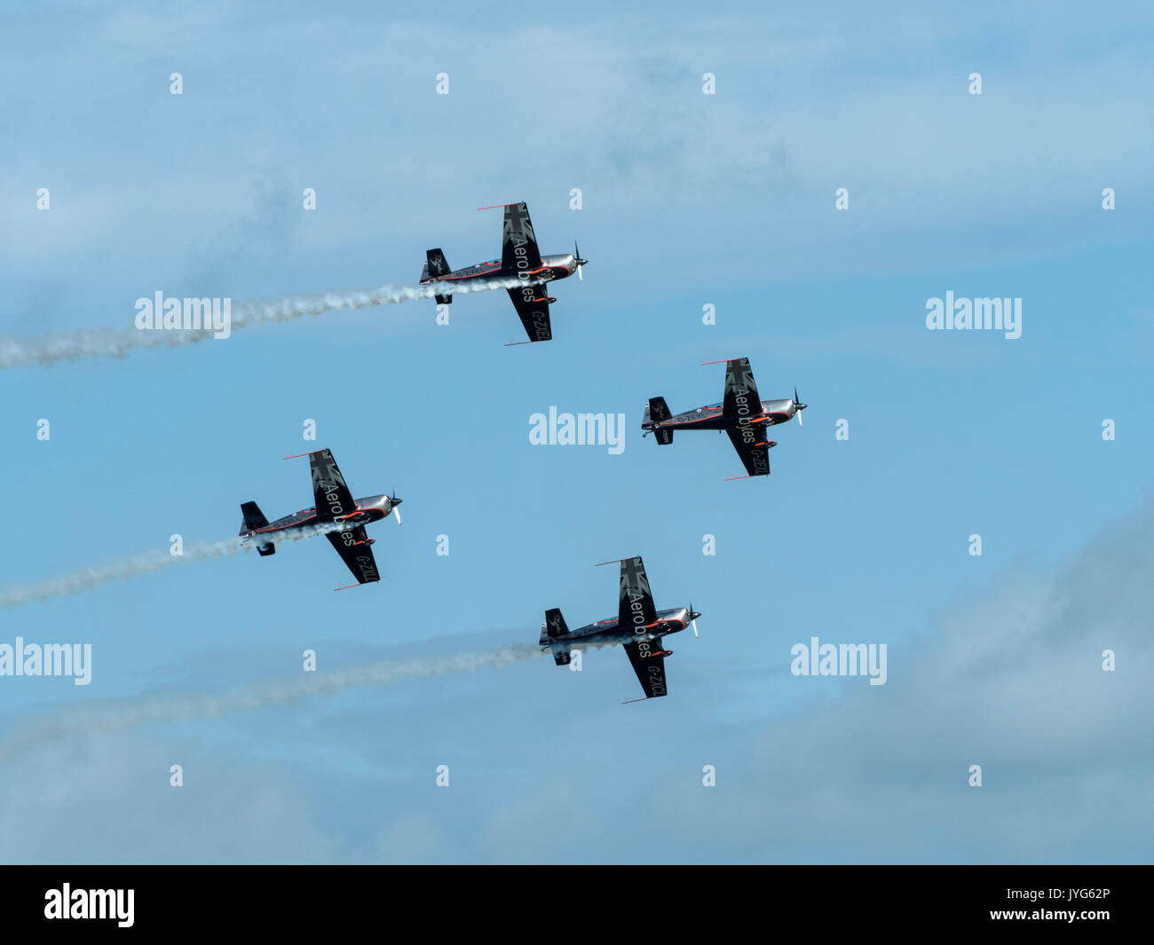 L'équipe de voltige des lames, un civil à temps plein l'équipe d'affichage, l'exécution à l'Airshow Eastbourne Banque D'Images