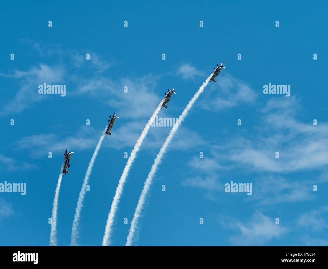 L'équipe de voltige des lames, un civil à temps plein l'équipe d'affichage, l'exécution à l'Airshow Eastbourne Banque D'Images