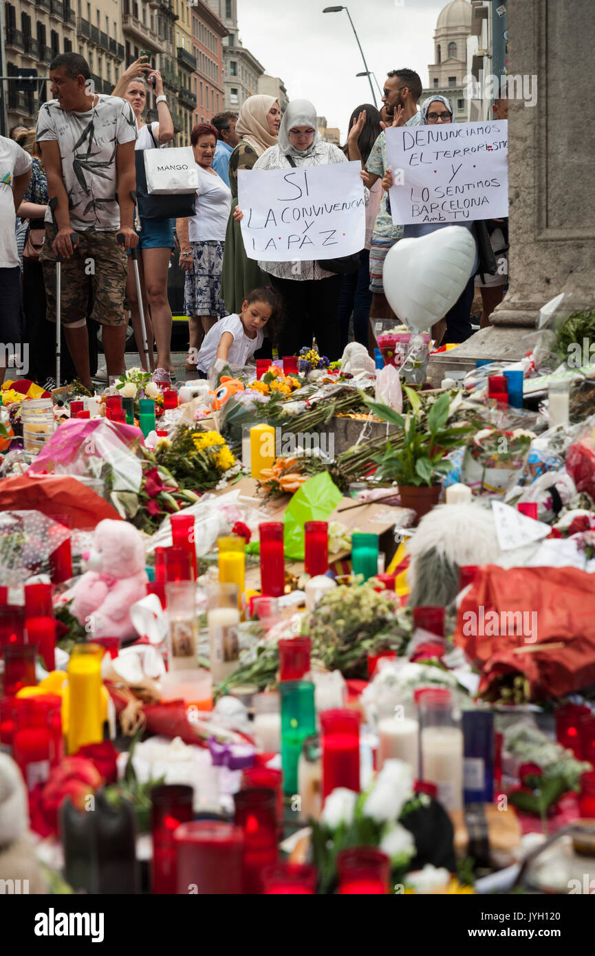 Barcelone, Catalogne, Espagne. Août 19, 2017. Hommages aux victimes de l'attaque de Barcelone. Crédit : Charlie Perez/Alamy Live News Banque D'Images
