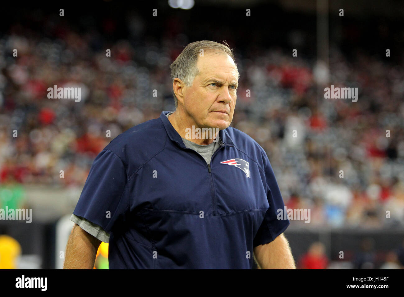 Houston, Texas, USA. Août 19, 2017. New England Patriots Head coach Bill Belichick avant un match pré-saison de la NFL entre les Houston Texans et les New England Patriots à NRG Stadium à Houston, TX, le 19 août 2017. Crédit : Erik Williams/ZUMA/Alamy Fil Live News Banque D'Images