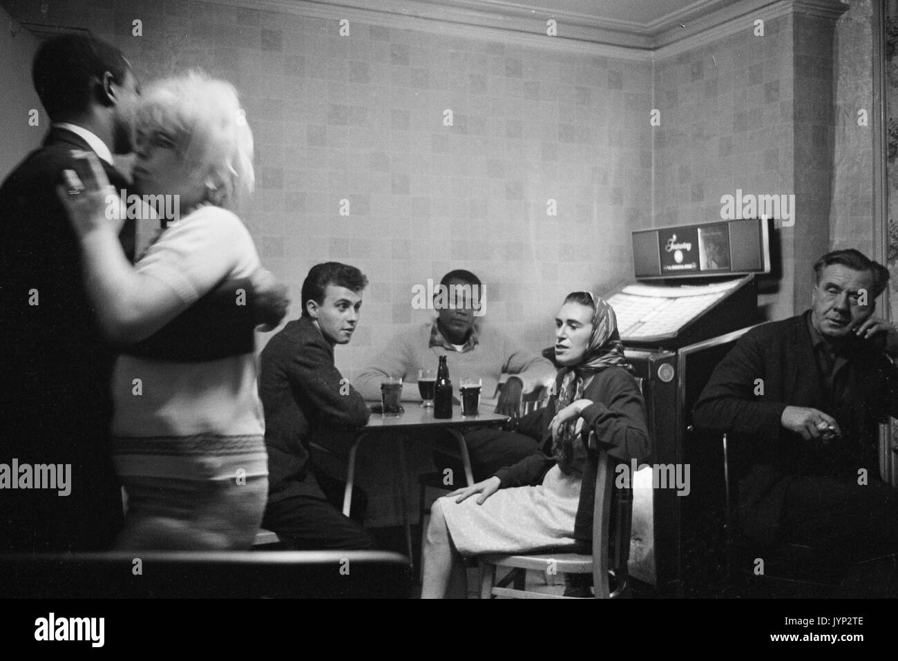 Interracial Banque D Images Noir Et Blanc Alamy