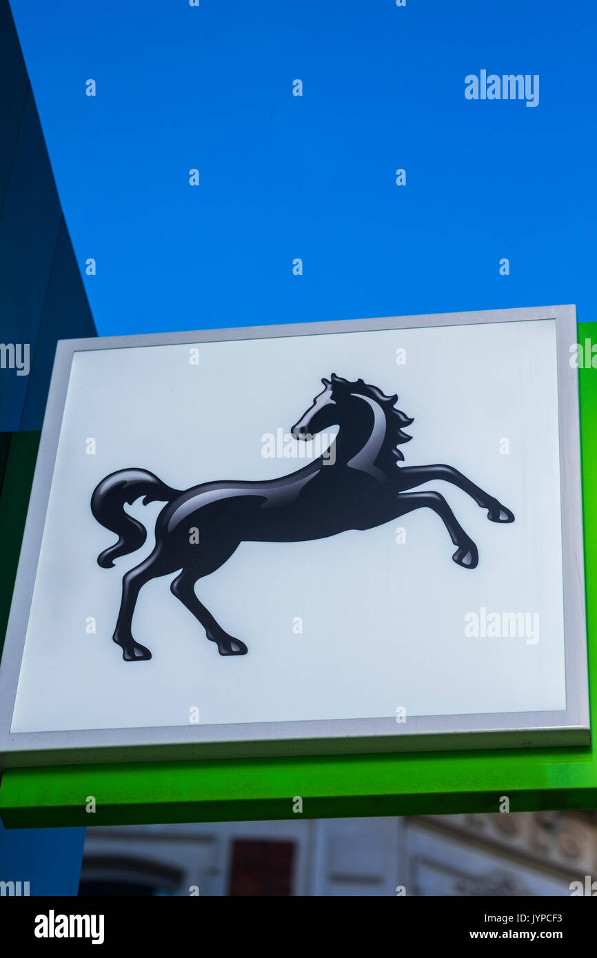 Logo de la banque Lloyds en dehors d'une succursale sur Oxford Street, Londres, Angleterre, Royaume-Uni Banque D'Images