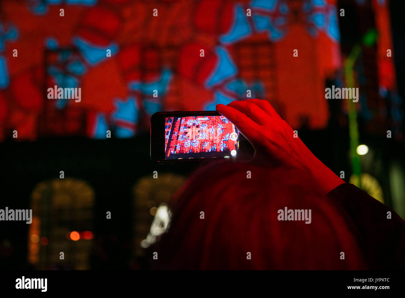 Les projections en 3D mappée Andrew's Square dans le cadre du début de l'Edinburgh International Festival. Le spectacle s'appelle 'Bloom. Banque D'Images