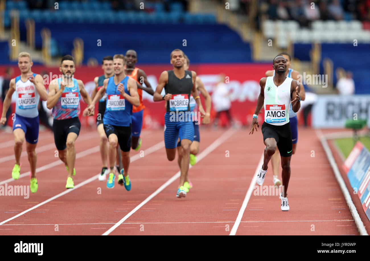 Botswana's Nijel Amos remporte le 800m hommes au cours de l'Muller Grand Prix sur le stade Alexandra, Birmingham. Banque D'Images