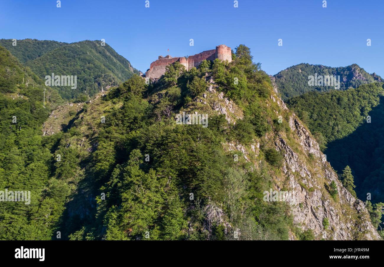 Vue aérienne de la forteresse de Poenari ruinée, Roumanie Banque D'Images