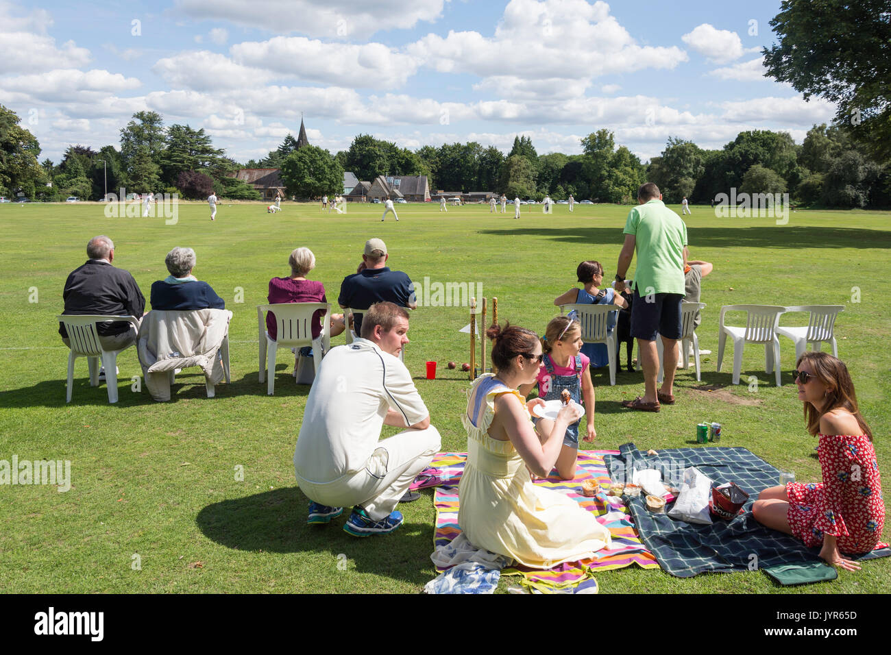 Samedi match à Chorleywood Cricket Club, Chorleywood, Hertfordshire, Angleterre, Royaume-Uni Banque D'Images