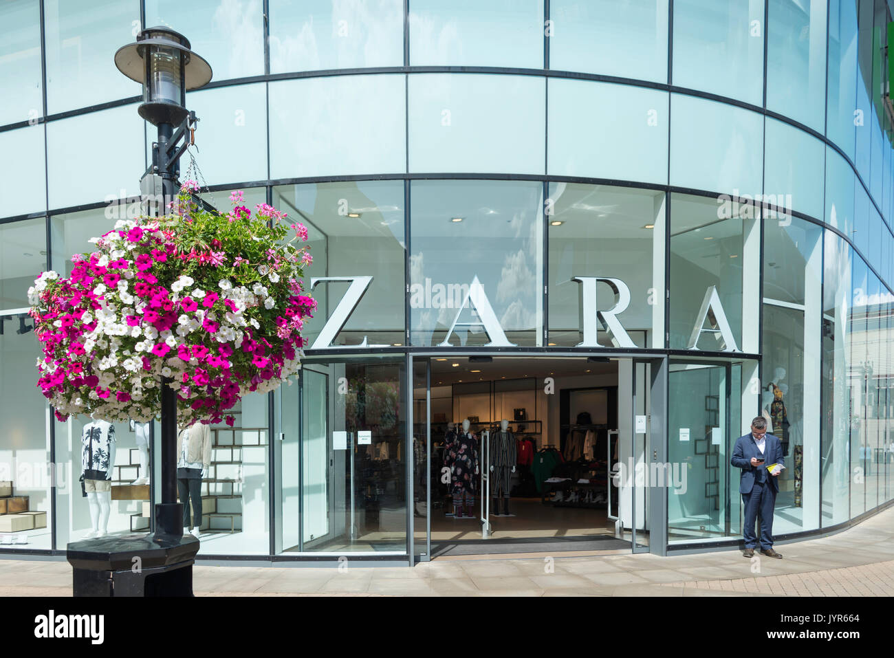 Boutique de mode Zara, King Edward court, moyen de Bridgewater, Windsor, Berkshire, Angleterre, Royaume-Uni Banque D'Images