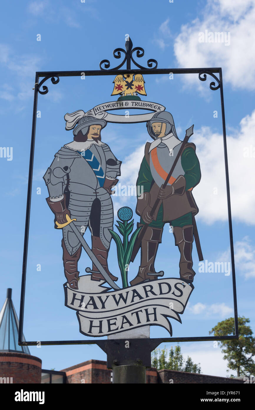 Le panneau de la commune, Route du Sud, Haywards Heath, West Sussex, Angleterre, Royaume-Uni Banque D'Images
