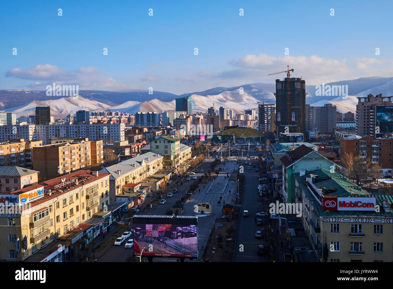 La Mongolie, Oulan-Bator, avenue de la paix à l'hiver Banque D'Images