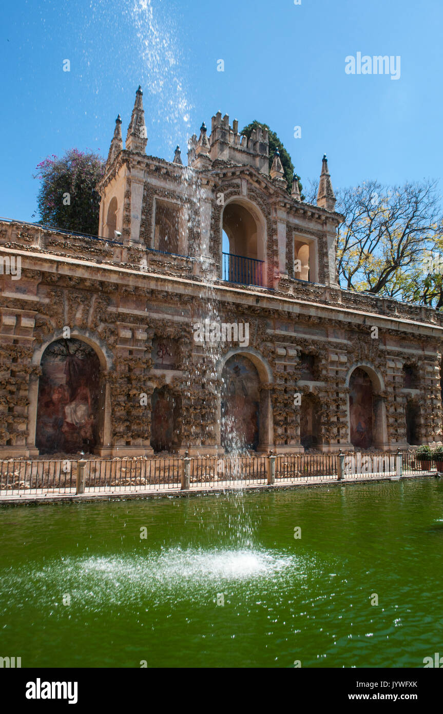 Espagne : Fuente de Mercurio, la Fontaine de mercure dans les jardins de l'Alcazar de Séville, le palais royal exemple exceptionnel de l'architecture mudéjar Banque D'Images