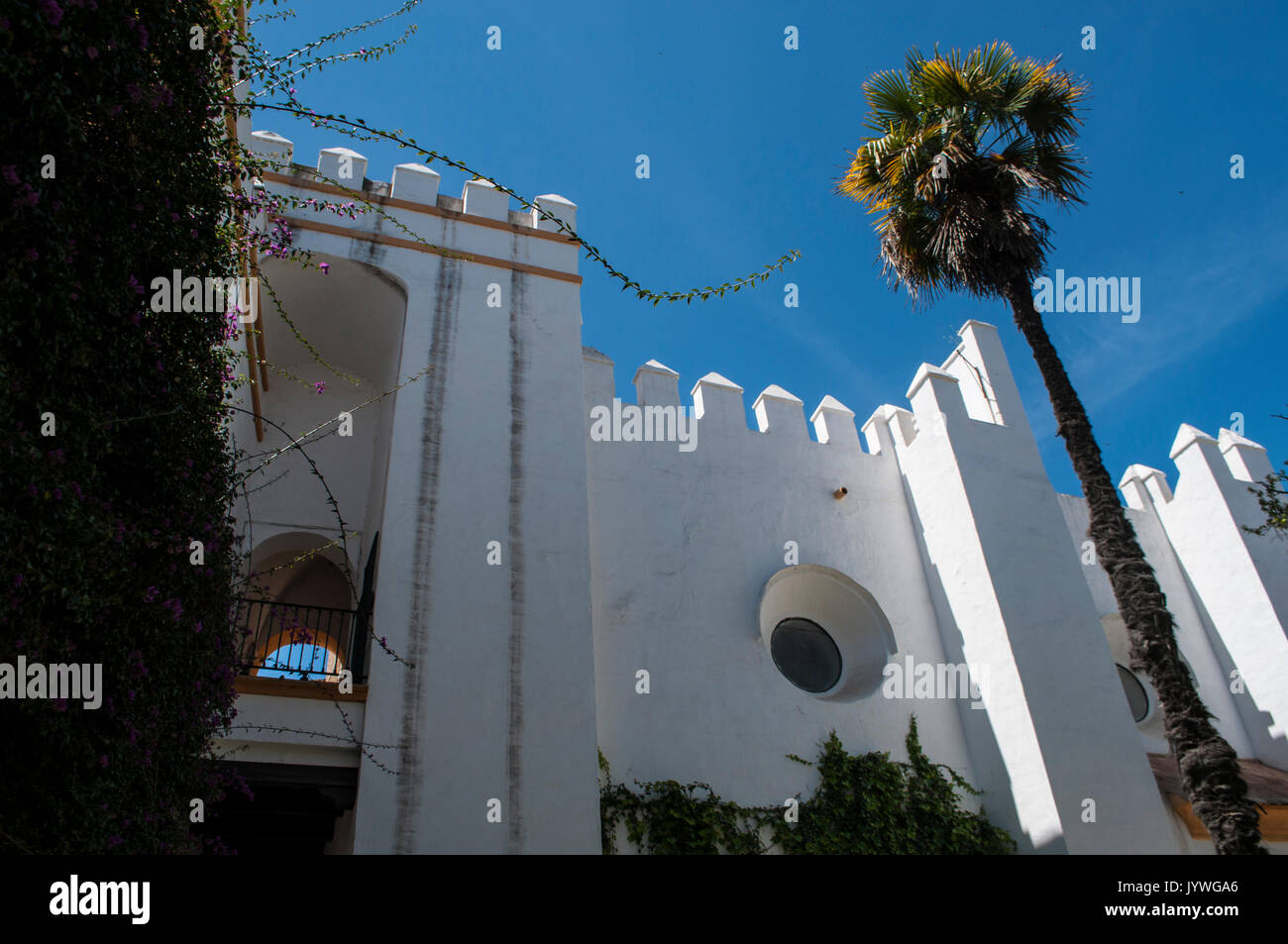Espagne : les détails architecturaux de l'Alcazar de Séville, le célèbre palais royal, l'un des exemples les plus remarquables de l'architecture mudéjar Banque D'Images