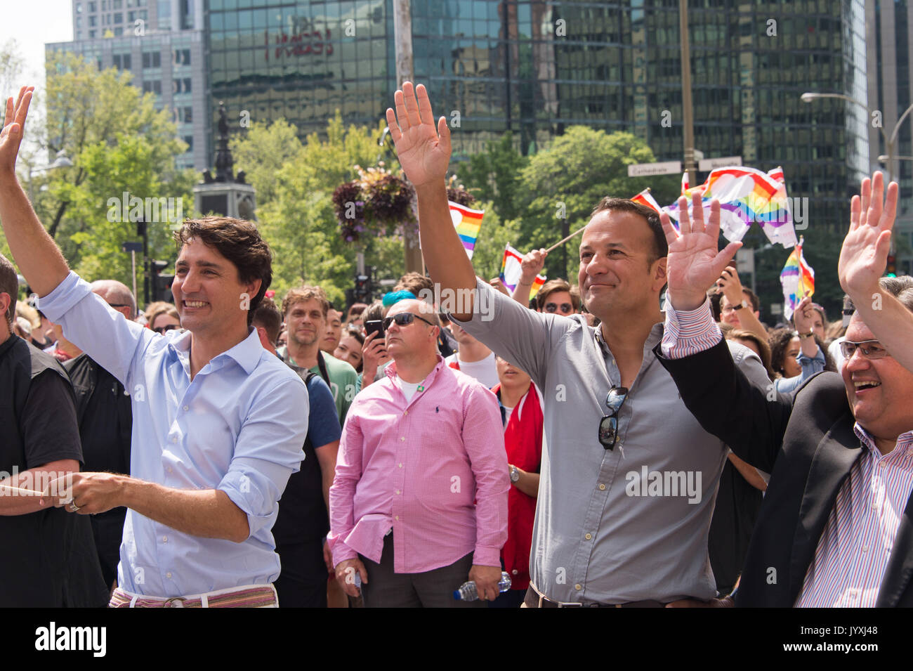 Montréal, Canada. 20e Août, 2017. Le premier ministre du Canada, Justin Trudeau et l'Irlande le premier ministre Leo Varadkar prendre part au défilé de la fierté Montréal. Crédit : Marc Bruxelles/Alamy Live News Banque D'Images