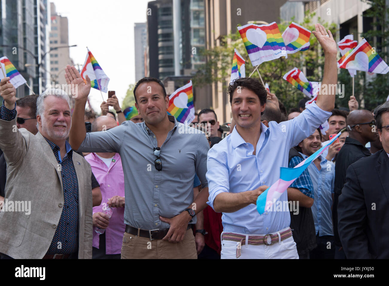 Montréal, Canada. 20e Août, 2017. Le premier ministre du Canada, Justin Trudeau et l'Irlande le premier ministre Leo Varadkar prendre part au défilé de la fierté Montréal. Crédit : Marc Bruxelles/Alamy Live News Banque D'Images