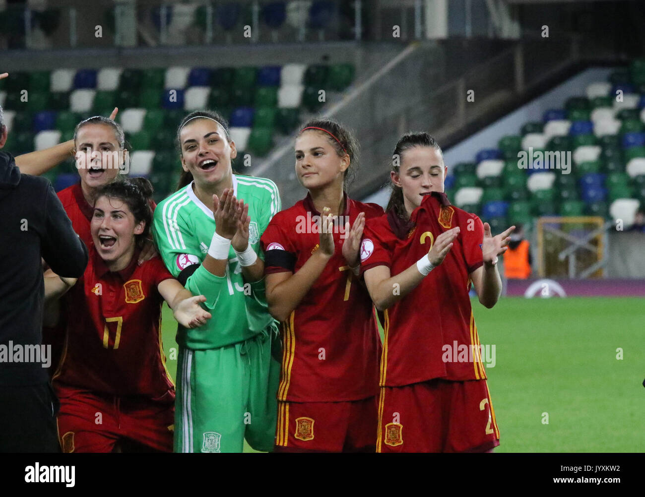 Belfast, Irlande du Nord. 20e Août, 2017. Stade national de football à Windsor Park, Belfast, Irlande du Nord,. 20e Août, 2017. Les femmes de l'UEFA des moins de 19 ans - France 2 Espagne 3. Espagne célébrer remportant la finale. Crédit : David Hunter/Alamy Live News Banque D'Images