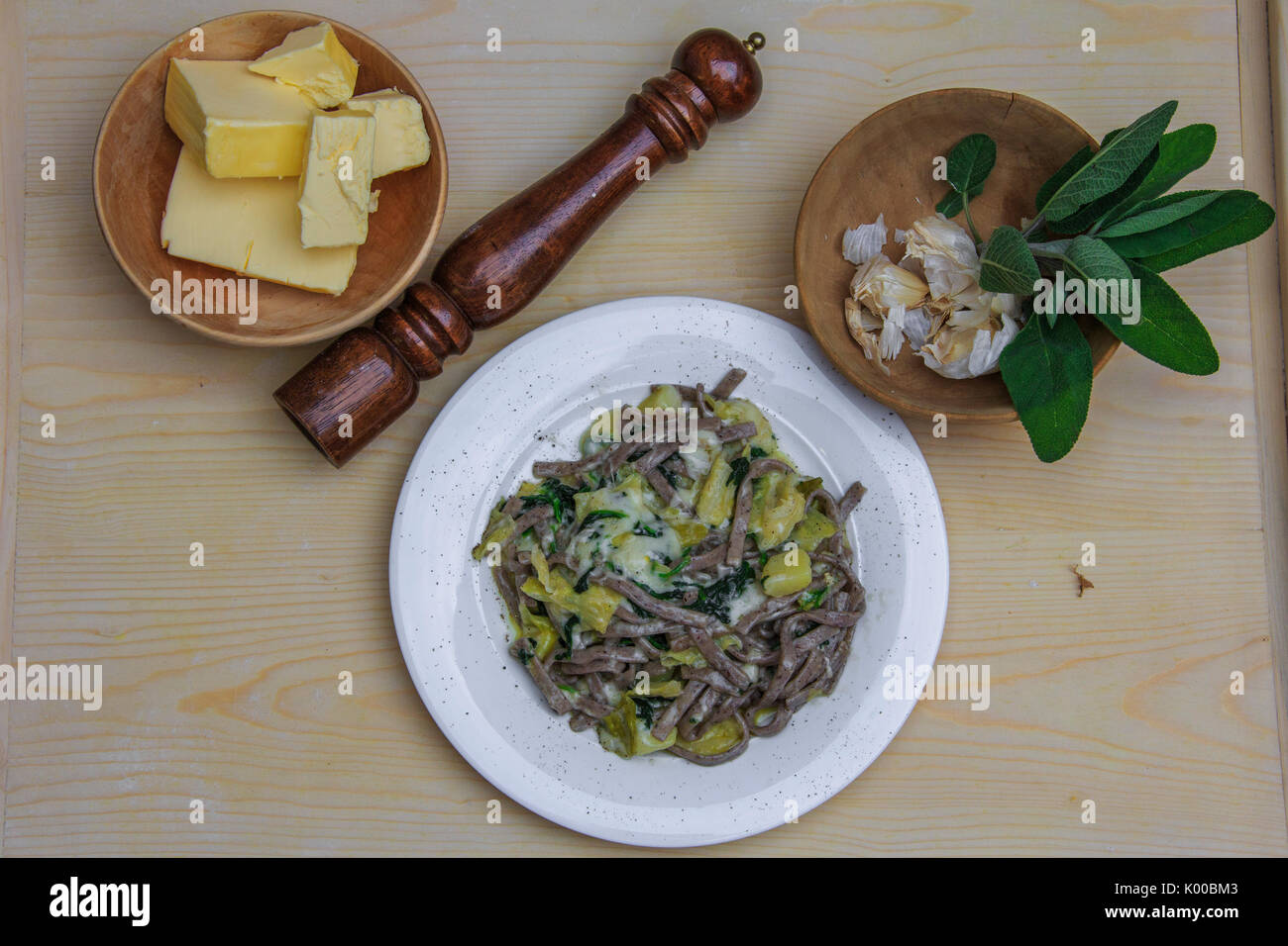 Plaque Pizzoccheri prêt à être mangé. La Lombardie. L'Italie. L'Europe Banque D'Images
