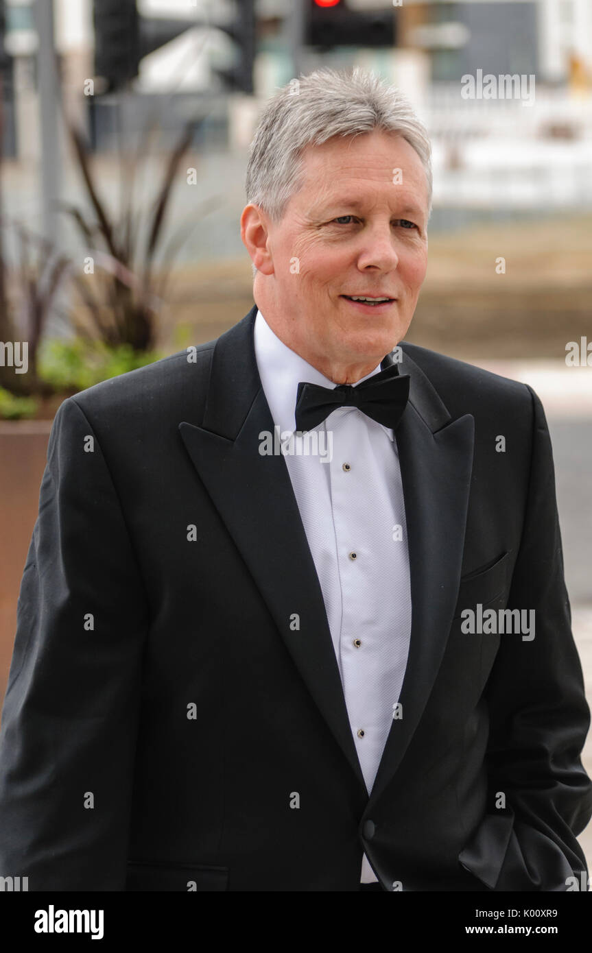 Belfast, Royaume-Uni. 30/03/2012 Peter Robinson arrive à Belfast's £97M Titanic Visiteurs Centre pour un dîner de gala d'avant-lancement Banque D'Images