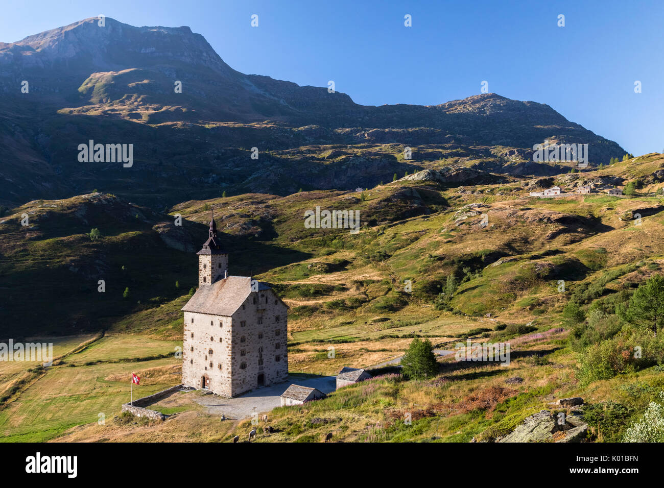 Vue de l'Altes Aviv, l'ancien hospice, près du haut de la Simplonpass, Vallis, Suisse. Banque D'Images