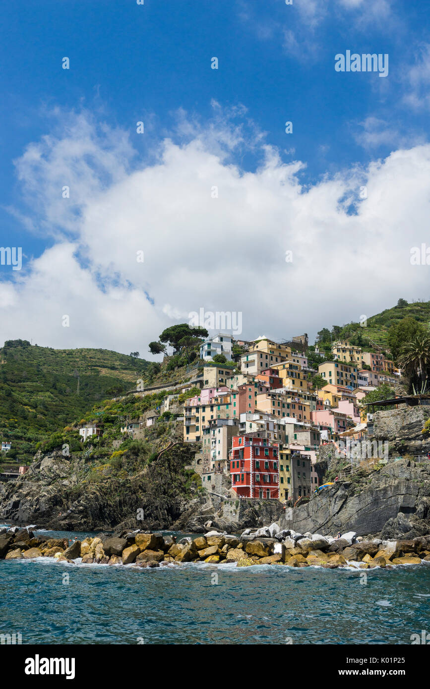 Maisons colorées et l'architecture typique de Riomaggiore Cinque Terre National Park de La Spezia Ligurie Italie Europe Banque D'Images