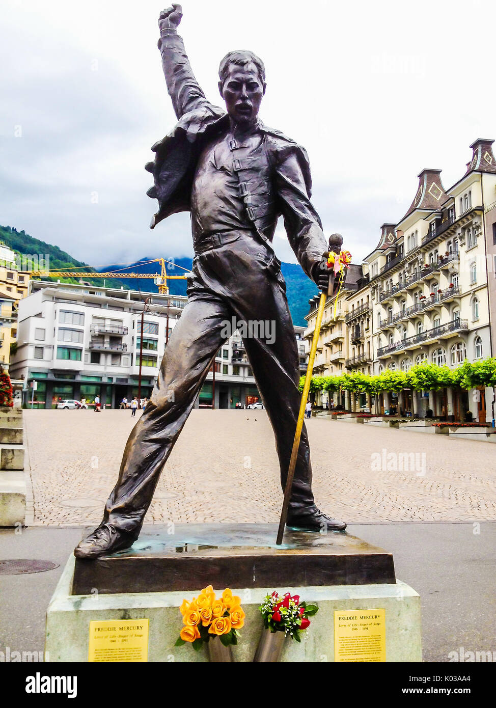 Montreux, Suisse - 26 juin 2012 : Freddie Mercury statue en bronze, une chanteuse et le chanteur principal du groupe de rock Queen, à Genève lac, M Banque D'Images