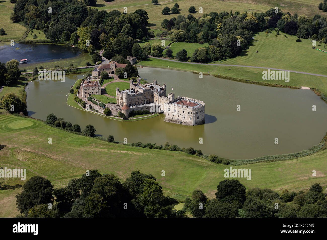 Une vue aérienne de Leeds Castle, dans le Kent. Banque D'Images