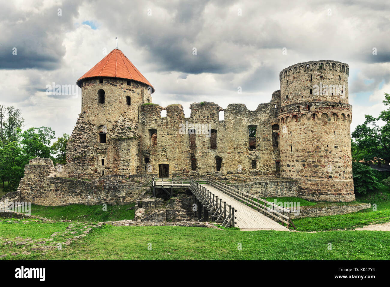 Ruines du château médiéval livonienne à Cesis. La Lettonie Banque D'Images