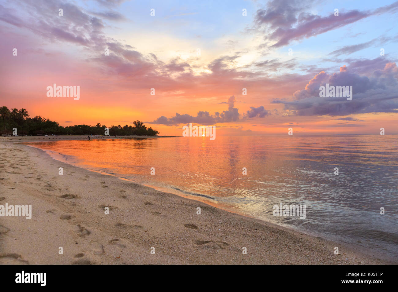 Coucher Du Soleil Des Caraibes Mer Et Plage Jibacoa Cuba Photo Stock Alamy