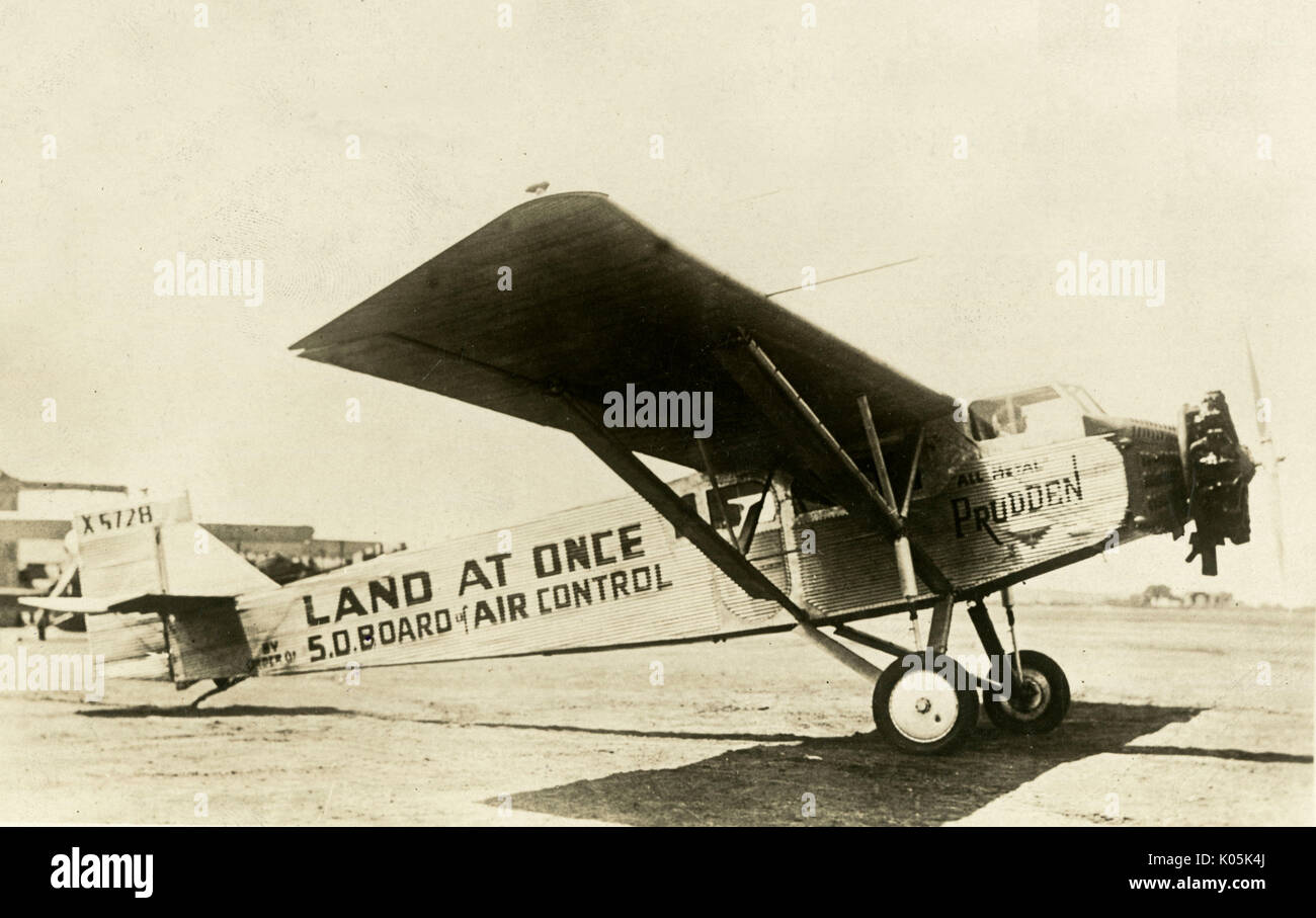 ATTERRIR À LA FOIS - avion de la police aérienne américaine Banque D'Images