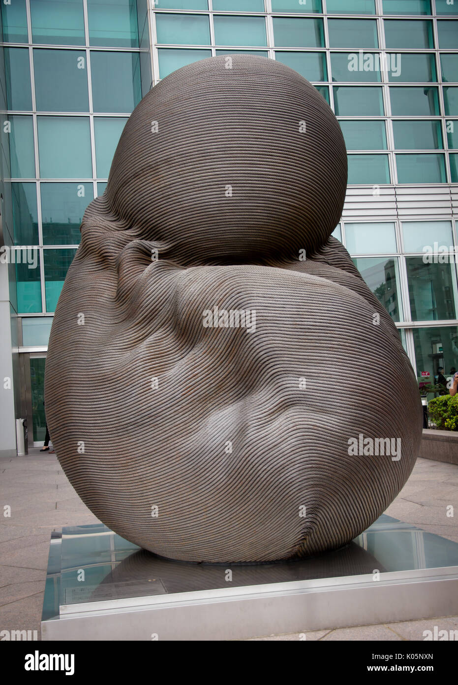 Taipei, Taiwan - le 20 mars 2015 : Le câble d'acier à l'extérieur de Taipei 101 Banque D'Images