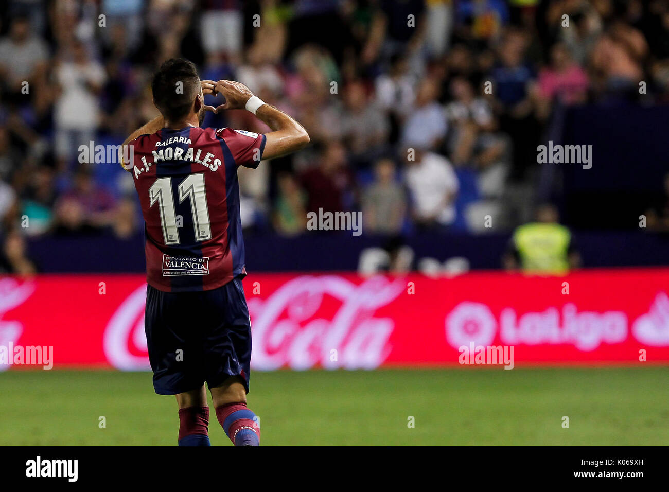 11 Jose Luis Morales de Levante Ud célébrer après avoir marqué le but de 1-0 au cours de la Liga espagnole Santander match entre Levante UD et Le Villarreal CF au stade Ciutat de Valencia le 21 août 2017. Banque D'Images