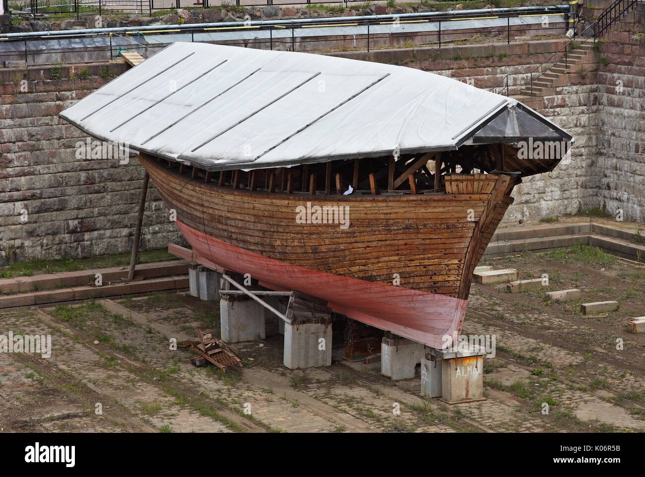 Vieil coque du navire en cale sèche, la Finlande, Suomenlinna Banque D'Images