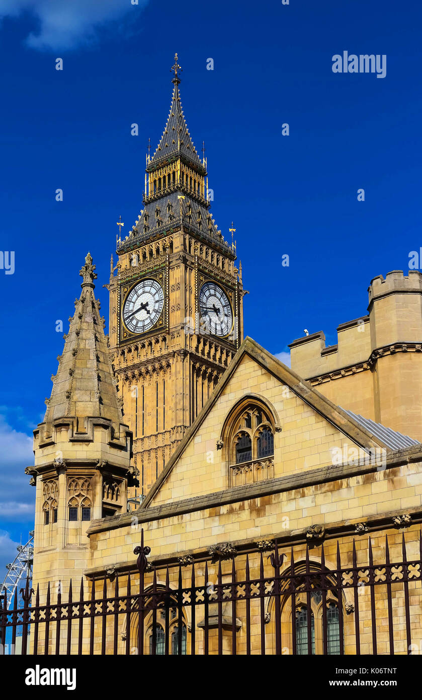 La tour de l'horloge de Big Ben à Londres, au Royaume-Uni. Banque D'Images