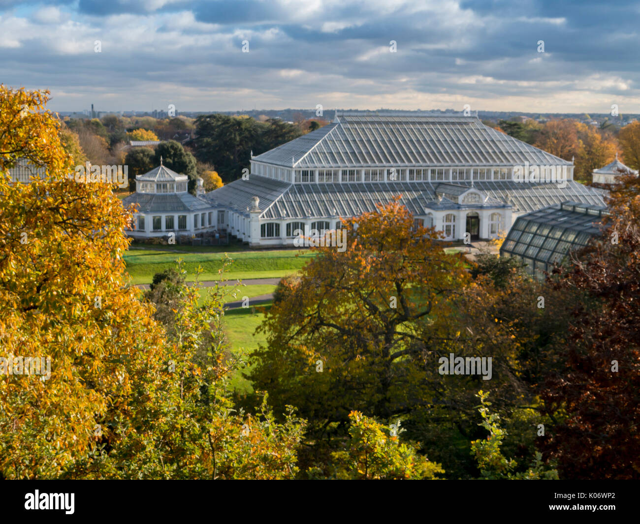 L'Europe, Royaume-Uni, Angleterre, Londres, les jardins de Kew House tempérées automne Banque D'Images