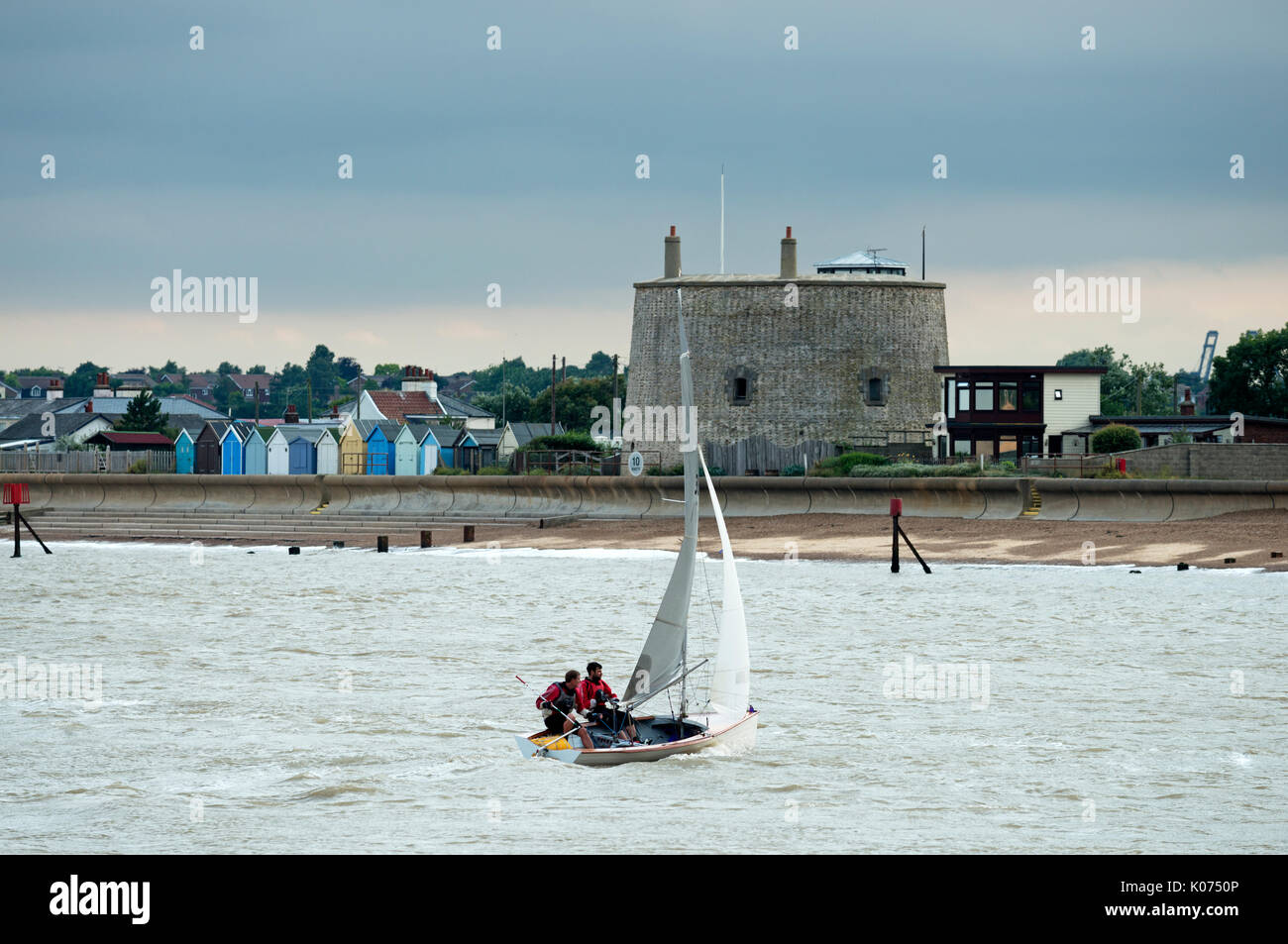 Les membres du club de voile Ferry Felixstowe, Suffolk, Angleterre. Banque D'Images