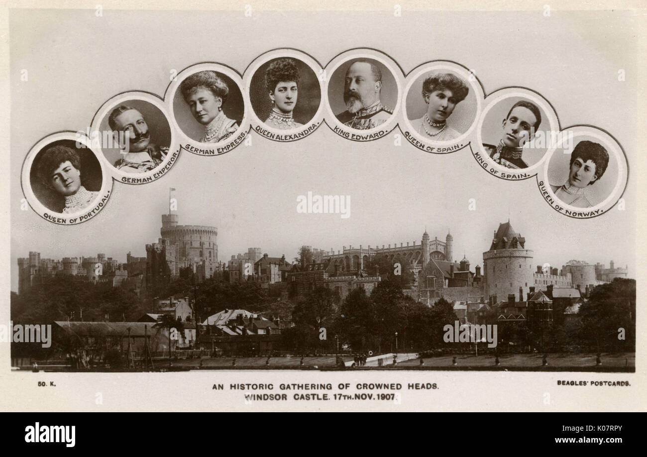 Réunion de têtes couronnées d'État au château de Windsor le 17 novembre 1907. Sur la photo (de gauche à droite) : La Princesse Amélie d'Orléans, Reine consort de Portugal et l'Algarves (1865-1951), Guillaume II, Empereur d'Allemagne (1851-1941), Augusta Victoria de Schleswig-Holstein, impératrice d'Allemagne (1858-1921), la reine Alexandra (1844-1925), le roi Édouard VII (1841-1910), Victoria Eugénie de Battenberg, reine d'Espagne (1887-1969), le roi Alphonse XIII d'Espagne (1886-1941) et Maud de Galles, la reine de Norvège (1869-1938). Date : 1907 Banque D'Images